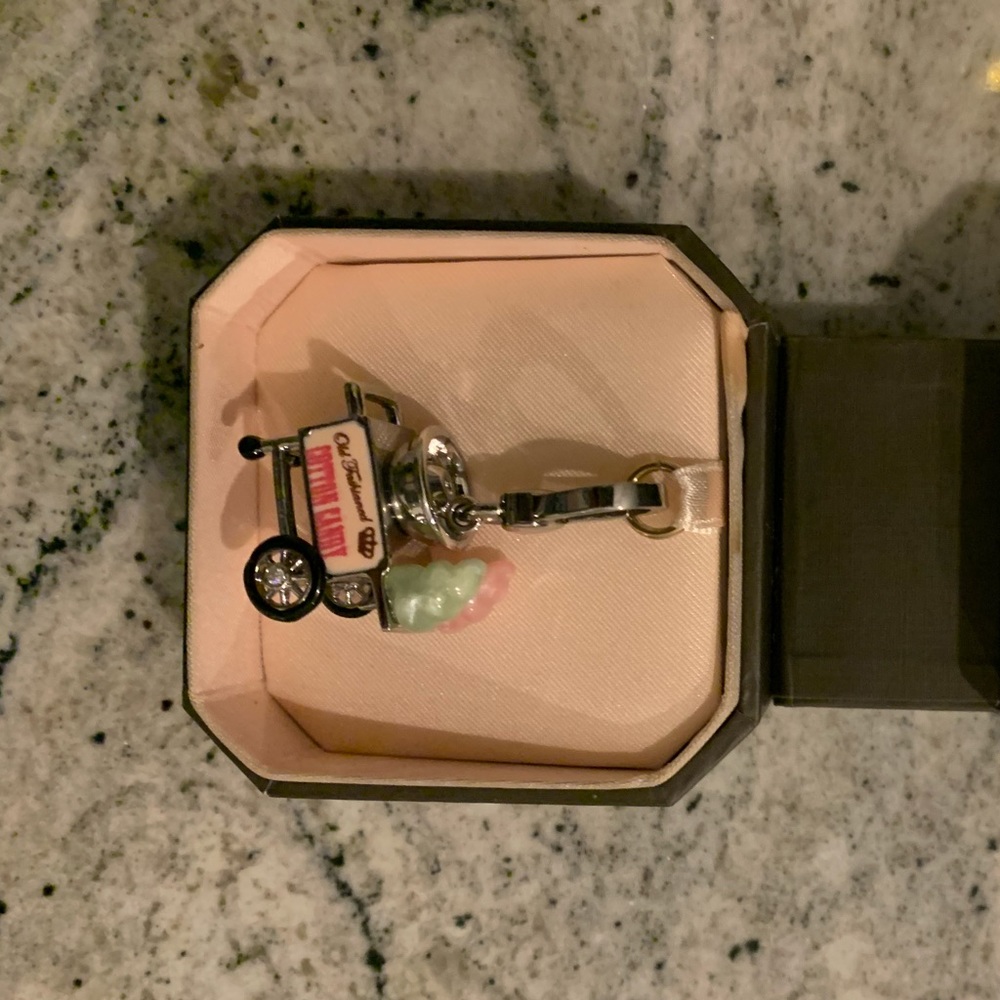 Juicy Couture Charm - Cotton Candy